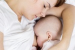 Bé muốn bú sữa mẹ cả đêm: Có phải bé đang bước vào tuần khủng hoảng?