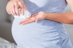 Dùng melatonin trong khi mang thai có an toàn không?