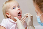 Trẻ bị viêm họng: Những triệu chứng điển hình và cách điều trị tốt nhất