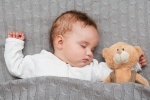 Infographic: Tất cả những điều bạn cần biết về giấc ngủ của trẻ nhỏ