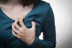 phụ nữ bị đau tim ít có nguy cơ tử vong nếu được bác sỹ nữ điều trị