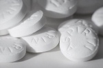 Uống aspirin có thể giảm nguy cơ lây nhiễm HIV ở phụ nữ?