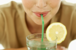 Có nên uống nước chanh khi bị trào ngược acid?
