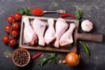 Những sai lầm khi làm thịt gà sống khiến món ngon trở thành độc hại