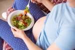 5 dưỡng chất cần thiết trong chế độ ăn uống của bà bầu
