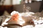 Tử vi thứ Năm (8/11/2018): Thiên Bình nên bắt đầu ngày mới bằng một tách trà nóng
