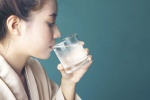 Uống nước lạnh sau sinh có ảnh hưởng gì? 