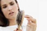 5 cách tự nhiên giúp ngăn ngừa rụng tóc