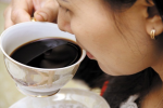 Uống cà phê và trà ảnh hưởng đến khả năng sinh sản thế nào? 