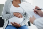 Vì sao phụ nữ sinh con có nguy cơ mắc bệnh tim và đột quỵ?