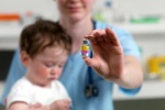 Trẻ bị dị ứng trứng có nên tiêm vaccine MMR? 