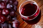 Uống rượu vang đỏ vào dịp Tết vì những lợi ích này!
