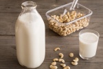 Những lợi ích sức khỏe của sữa hạt điều sẽ làm bạn ngạc nhiên