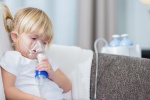 Vitamin D có thể giúp kiểm soát hen suyễn do ô nhiễm không khí gây ra ở trẻ