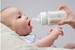 Trẻ ở từng độ tuổi nên uống bao nhiêu sữa? 