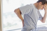 Nguyên nhân nào khiến cơn đau lưng trở nên tồi tệ hơn? 