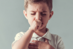 Trẻ bị ho và thở khò khè là do hen suyễn hay bệnh gì khác? 