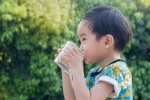 6 mẹo đơn giản giúp trẻ uống nhiều nước hơn