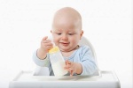 Pha loãng sữa công thức cho trẻ em gây hại gì?