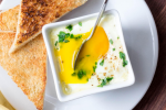 Trứng nướng với giăm bông: Bữa sáng nhanh gọn, giàu dinh dưỡng 