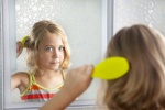 Trẻ nhỏ bị rụng tóc do đâu? 