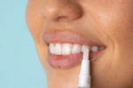 Ngoài đánh răng và đi nha sỹ, còn sản phẩm nào giúp làm trắng răng?