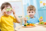 Thay đổi thói quen ăn uống giúp tăng cường hệ tiêu hóa cho trẻ