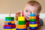 Những yếu tố ảnh hưởng đến sự phát triển nhận thức ở trẻ sơ sinh