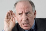 8 dấu hiệu cảnh báo người thân của bạn đang bị mất thính lực