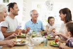 Tránh xa bệnh tật với chế độ ăn uống phù hợp cho từng nhóm tuổi