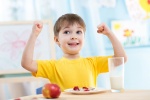 Cho trẻ ăn gì để tăng cường miễn dịch giữa mùa dịch nCoV?