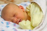Vàng da ở trẻ sơ sinh: Không phải trường hợp nào cũng đáng lo ngại 