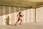 Bị đau hông khi chạy bộ: Nguyên nhân và cách khắc phục
