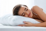 Cách chọn gối phù hợp để có giấc ngủ ngon, giảm đau vai gáy