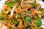 Tối nay ăn gì: Salad rau mầm củ cải đỏ trộn thịt bò