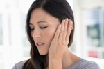 Có tiếng nổ lụp bụp trong tai khi ngủ dậy là triệu chứng của bệnh gì?