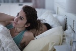 Mất ngủ vì bệnh chàm bùng phát vào ban đêm: Phải làm sao?