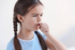 Trẻ nhỏ bị ho: Đừng vội dùng thuốc kháng sinh!