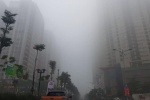 Sương mù bao trùm Hà Nội, chất lượng không khí ở mức trung bình kém