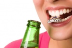 Giật mình với những thói quen có thể làm hỏng răng của bạn
