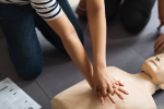 Thực hành hồi sinh tim phổi (CPR) cơ bản cho người lớn