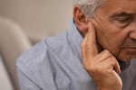 Cách cải thiện tình trạng nặng tai ở người già bằng thảo dược