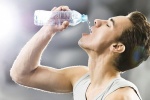 Nên ăn và uống gì khi cơ thể bị mất nước?