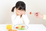 Cha mẹ nên làm gì khi trẻ biếng ăn vào ngày Hè oi bức?