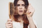 Những thói quen gây hại khiến tóc rụng ngày càng nhiều 