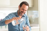 Thói quen uống đủ nước có thể giúp phòng ngừa suy tim?