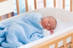 Sử dụng tiếng ồn trắng để giúp bé ngủ có an toàn?
