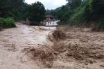 Trung Bộ và Đông Nam Bộ mưa lớn, đề phòng lũ trên các sông
