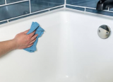 Vì sao phòng tắm dễ bám bụi?