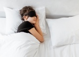 Rụng tóc có phải do tư thế ngủ?